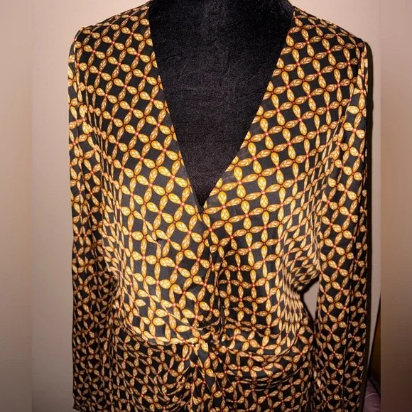 MINKPINK Black and Gold Geometric Mini Dress with cinched waistline NWT - Picture 3 of 7